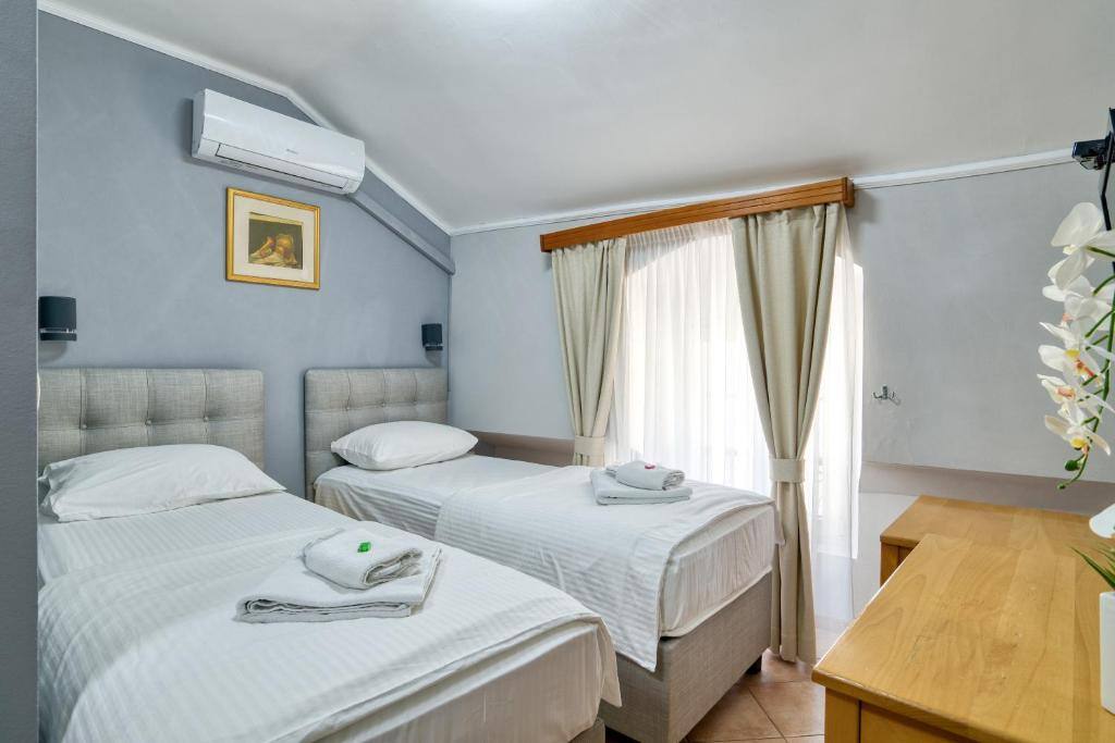 Room at Hotel Rendez Vous in Kotor Old Town, photo 5